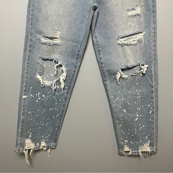 Forever 21 Distressed Boyfriend Jeans - Light Denim - Picture 4 of 9